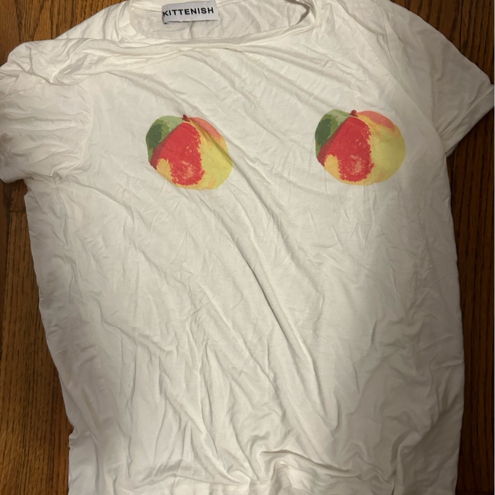 Kittenish tee